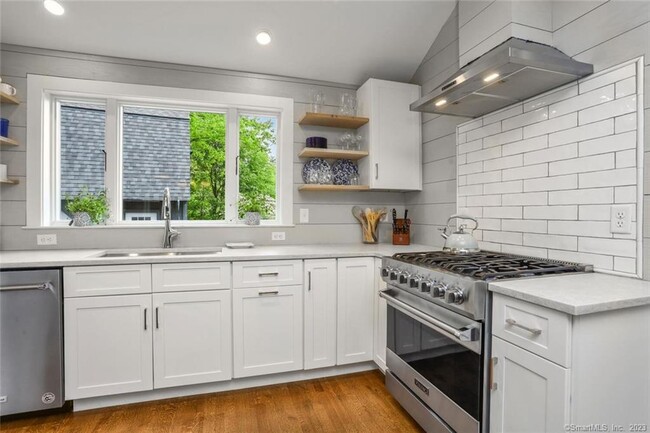 property at 3 North Ave