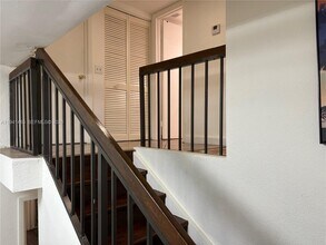 1011 N Hiatus Rd in Pembroke Pines, FL - Building Photo - Building Photo