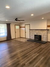 525 NE Revere Ave in Bend, OR - Building Photo - Building Photo