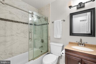 19 Saddleview Ct in North Potomac, MD - Building Photo - Building Photo