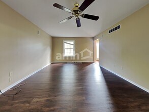 15 Whispering Woods Ln in Alexandria, KY - Foto de edificio - Building Photo