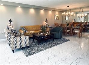 3800 Oaks Clubhouse Dr, Unit # 112 in Pompano Beach, FL - Foto de edificio - Building Photo