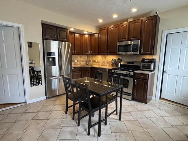 49 Paradise Rd, Unit #1