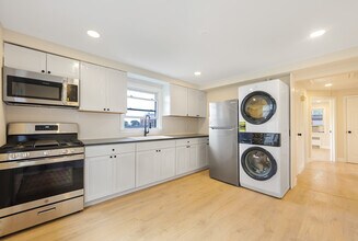 114 E Edsall Ave in Palisades Park, NJ - Building Photo - Building Photo
