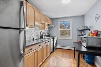 120 Decatur St, Unit #1 in Arlington, MA - Building Photo - Building Photo