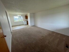 785-795 W Rose St in Lebanon, OR - Building Photo - Building Photo