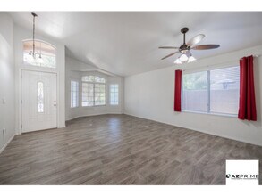 4822 W Dublin Ct in Chandler, AZ - Foto de edificio - Building Photo