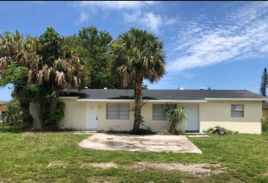 908 Mccray Ct in Fort Pierce, FL - Building Photo