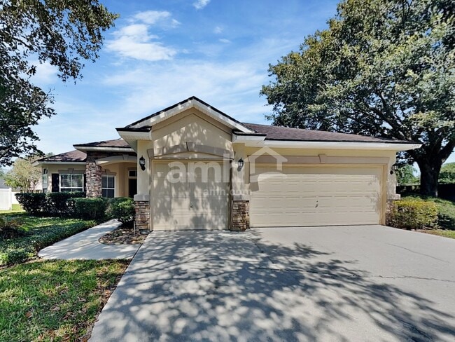 property at 2879 Pebblewood Ln