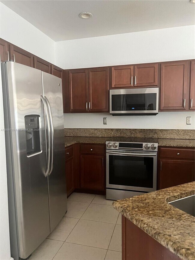 7166 SW 163rd Pl in Miami, FL - Building Photo - Building Photo