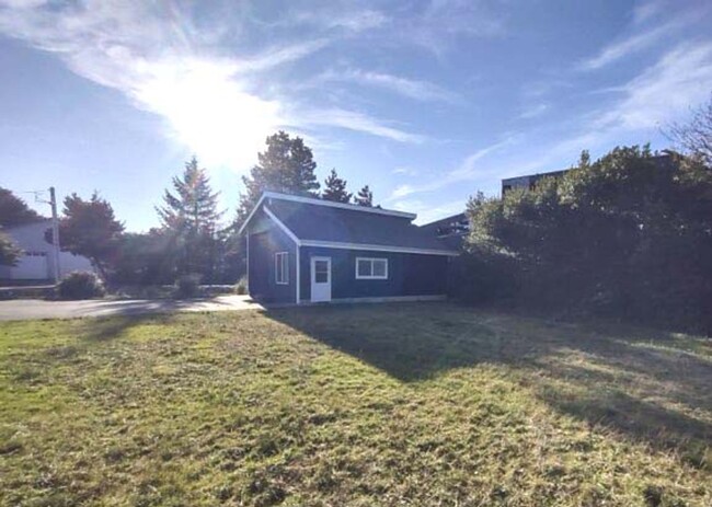 356 Cockle St SW in Ocean Shores, WA - Foto de edificio - Building Photo