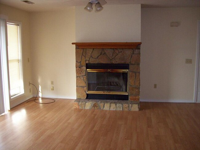 1811 Central Blvd in Bull Shoals, AR - Building Photo - Building Photo