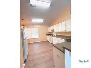 4966 Berkeley Blvd in Gulf Breeze, FL - Building Photo - Building Photo