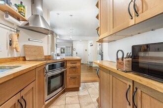 86 West Cedar St in Boston, MA - Building Photo - Building Photo