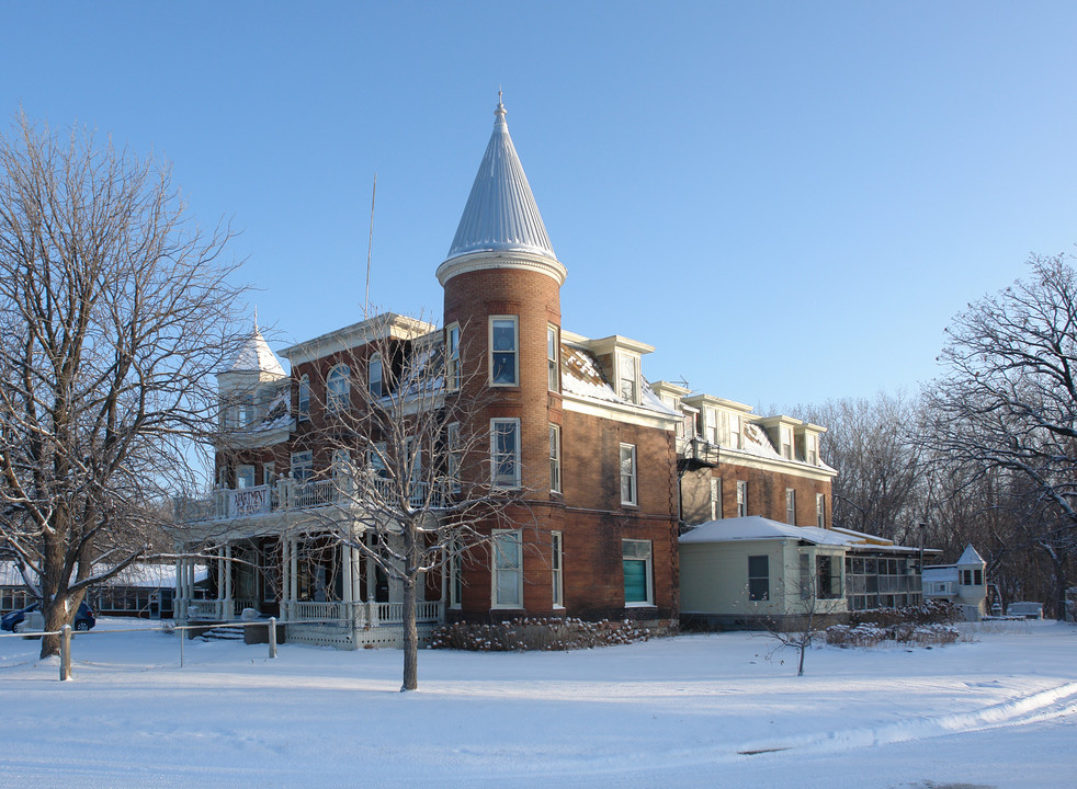 Pierce Apartments in Anoka, MN - Building Photo