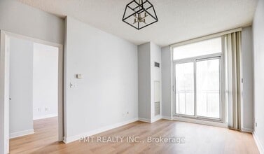 18-2818 Harbour St in Toronto, ON - Building Photo - Building Photo