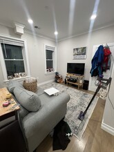 14 Mount Hood Rd, Unit 1 in Boston, MA - Building Photo - Building Photo