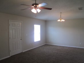 8722 Star Leaf Rd N in Jacksonville, FL - Building Photo - Building Photo