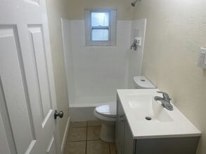 4 E Main St in Mount Dora, FL - Building Photo - Building Photo