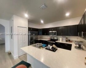 9341 W 33rd Ave in Hialeah, FL - Building Photo - Building Photo