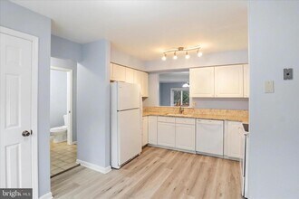 6105 Castletown Way in Alexandria, VA - Building Photo - Building Photo