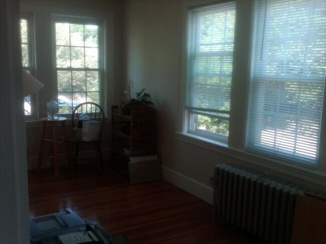36 Middlesex Rd, Unit 2 in Watertown, MA - Building Photo - Building Photo