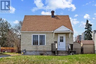 100 Harrold Pl in Ottawa, ON - Building Photo