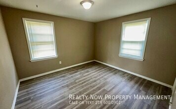 2817 Noble Rd in Cleveland Heights, OH - Building Photo - Building Photo