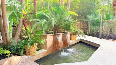 2301 S Miami Ave in Miami, FL - Foto de edificio - Building Photo