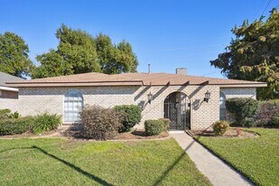 2 Schill Ave in Kenner, LA - Building Photo