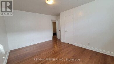 92 Trethewey Dr in Toronto, ON - Building Photo - Building Photo