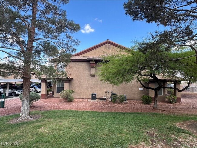 231 W Horizon Ridge Pkwy in Henderson, NV - Building Photo - Building Photo