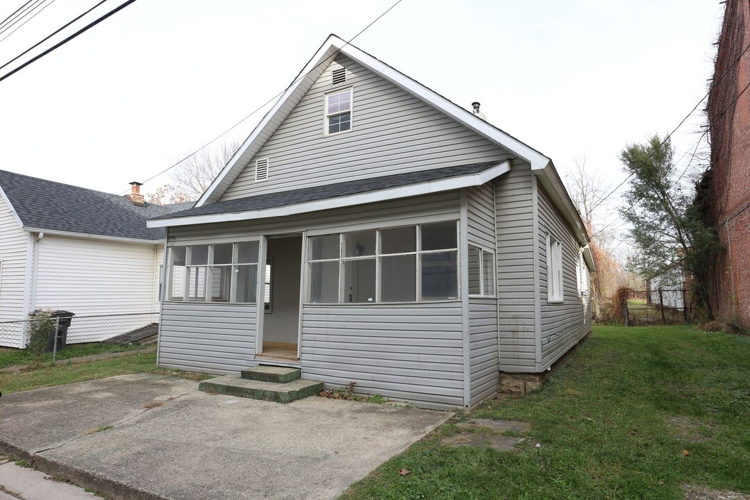 1110 E Vaile Ave in Kokomo, IN - Foto de edificio