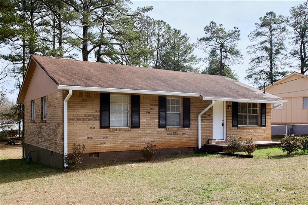 8828 Channing Dr in Jonesboro, GA - Building Photo