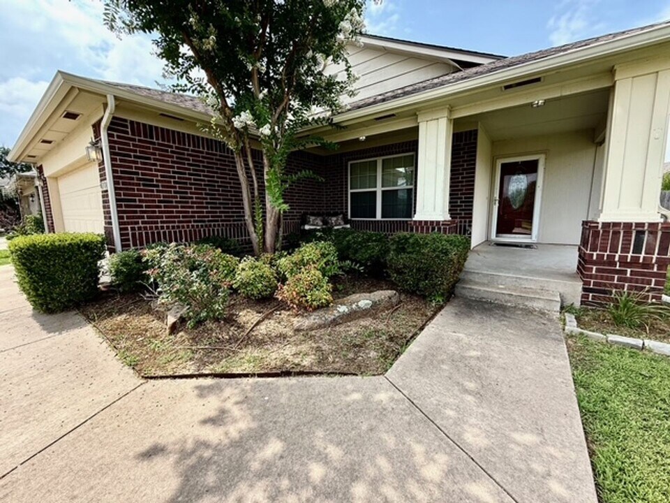 2708 Wheatland Dr in Norman, OK - Building Photo