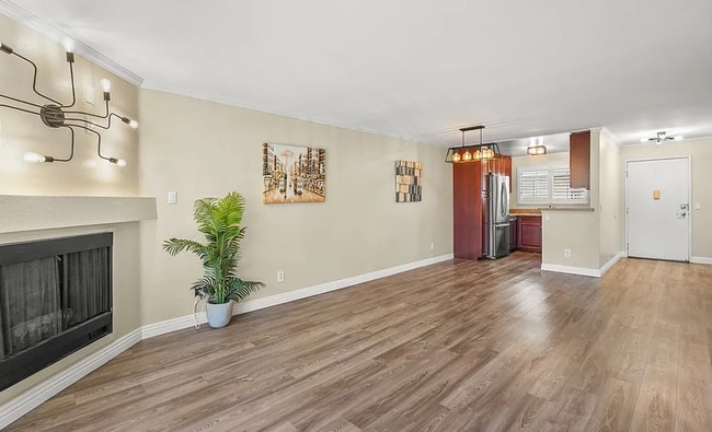 property at 5510 Owensmouth Ave