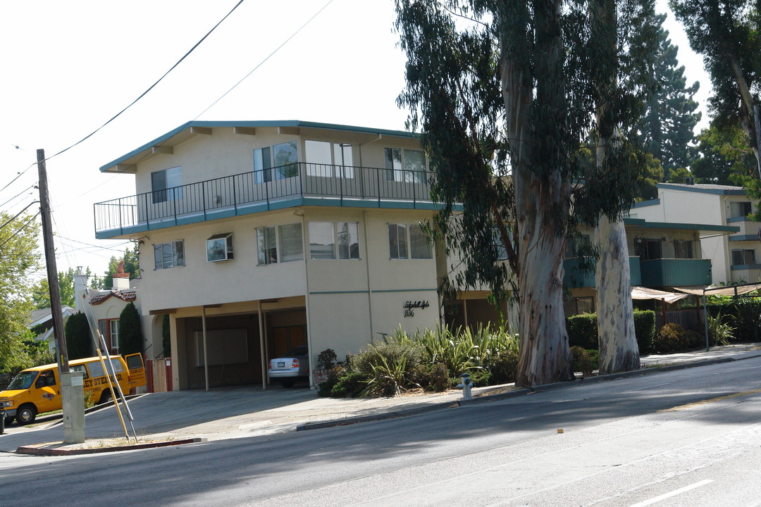 Edgehill Apartments in Burlingame, CA - Building Photo