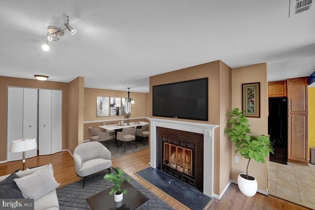 13257 Wonderland Way in Germantown, MD - Building Photo - Building Photo