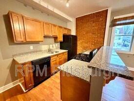 3947 Mintwood St in Pittsburgh, PA - Building Photo