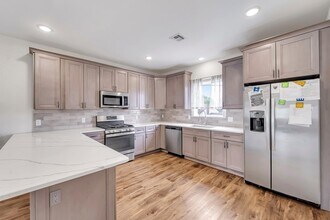 285 Julianne Terrace in Secaucus, NJ - Building Photo - Building Photo