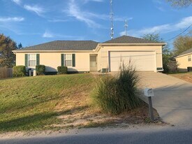 7344 Gordon Evans Rd in Navarre, FL - Building Photo