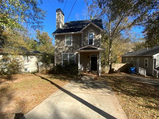 property at 27 Montgomery St NE