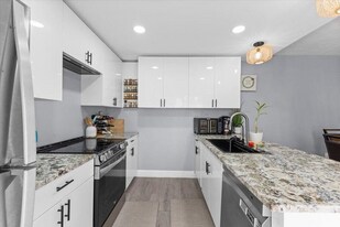 2704 27th Way in West Palm Beach, FL - Building Photo