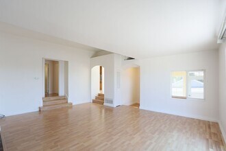 69 Point San Pedro Rd in San Rafael, CA - Building Photo - Building Photo