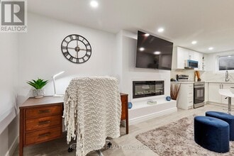 67 Hobbs Dr in Bowmanville, ON - Building Photo - Building Photo