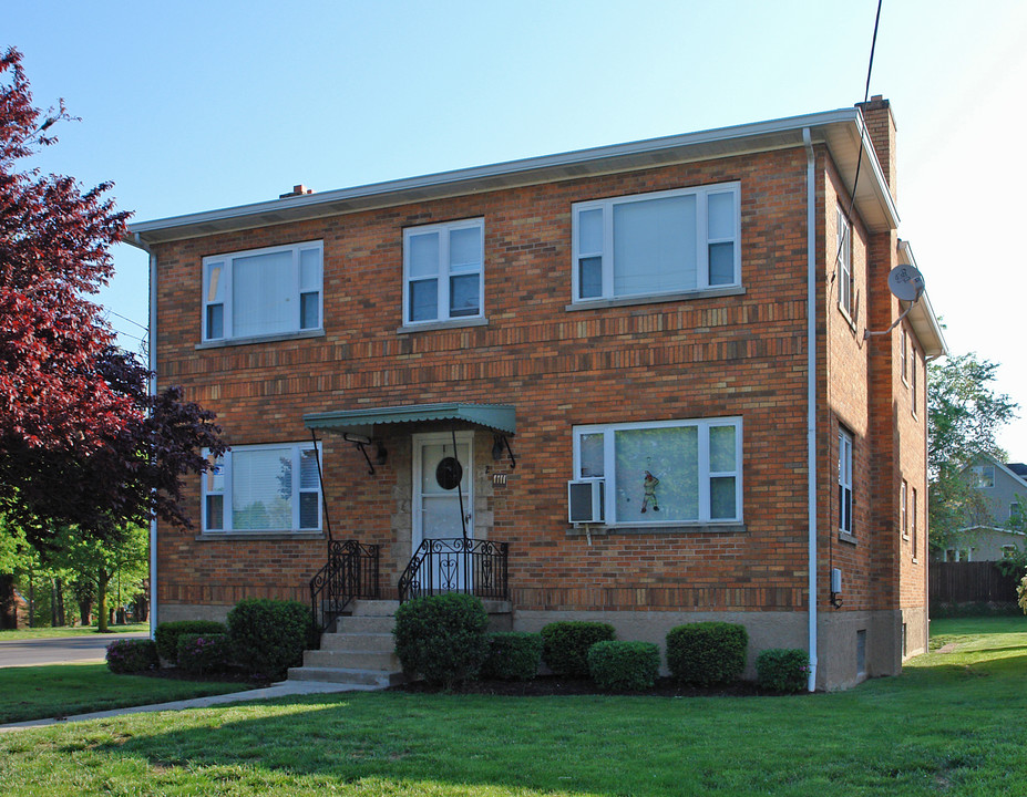 2 Idaho Ave in Fort Mitchell, KY - Building Photo