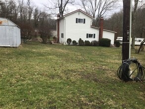 107 Old Homestead Ln in Armbrust, PA - Building Photo - Building Photo