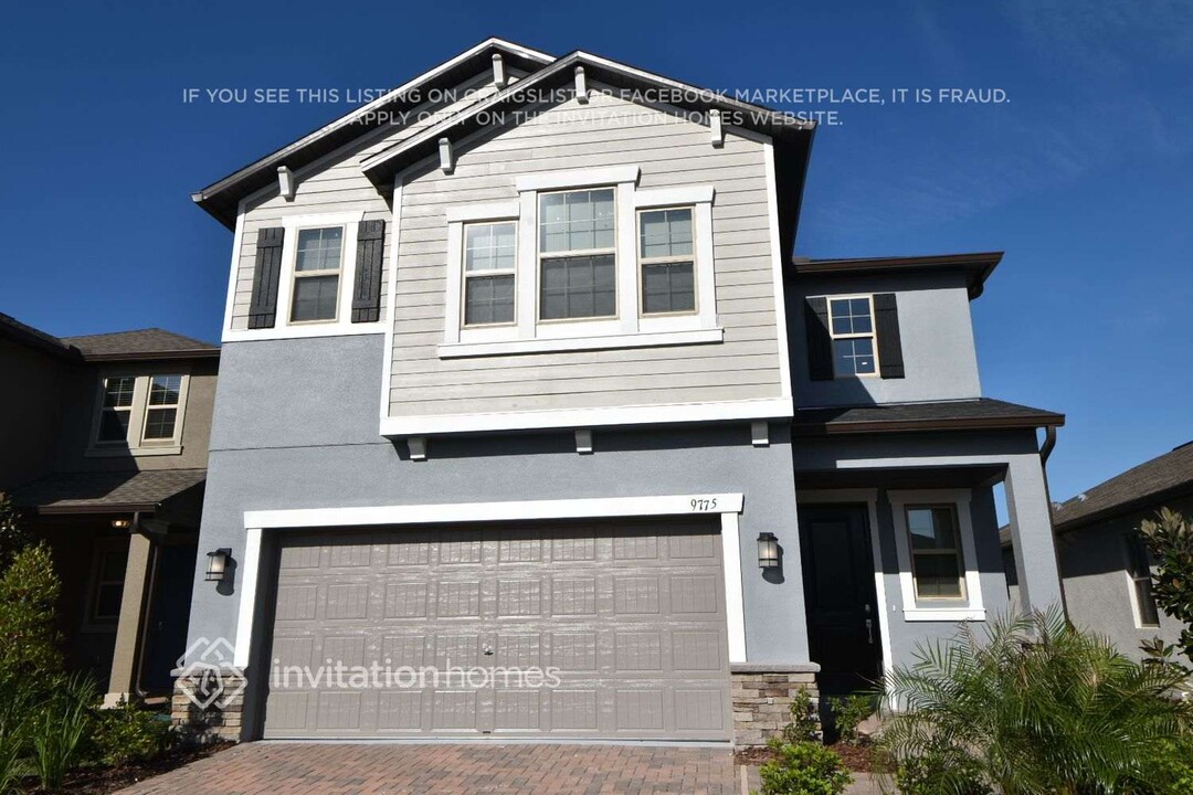 9775 Wild Begonia Loop in Land O Lakes, FL - Foto de edificio