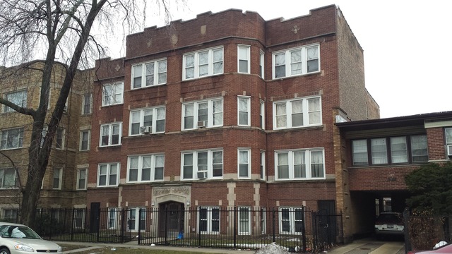 7748 S Colfax Ave in Chicago, IL - Foto de edificio