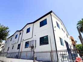 4627 Rosewood Ave in Los Angeles, CA - Building Photo
